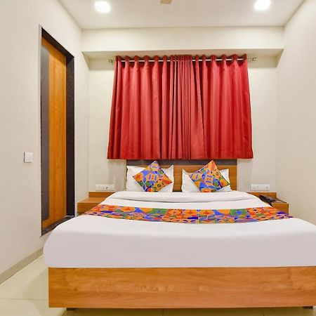 Fabhotel Happinex Сурат Екстер'єр фото