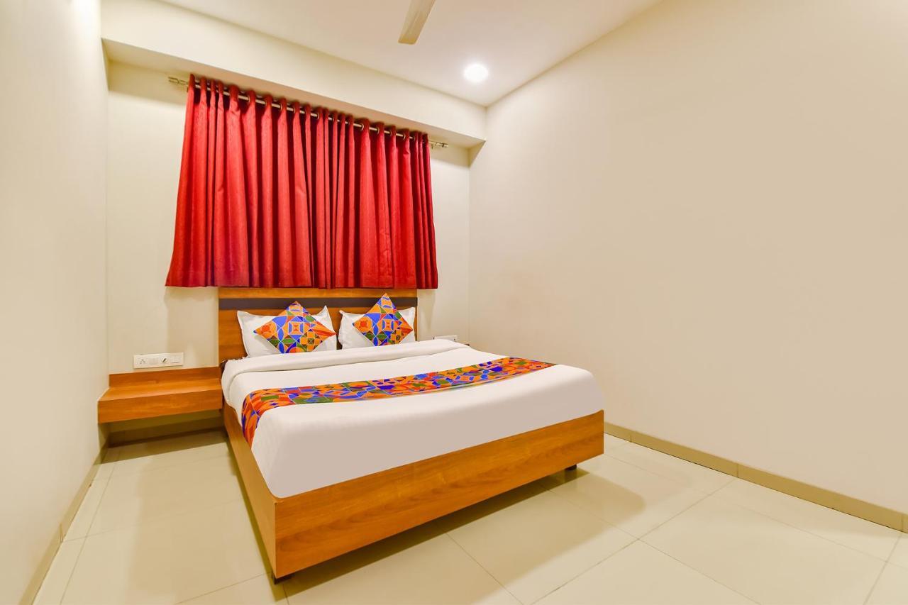 Fabhotel Happinex Сурат Екстер'єр фото