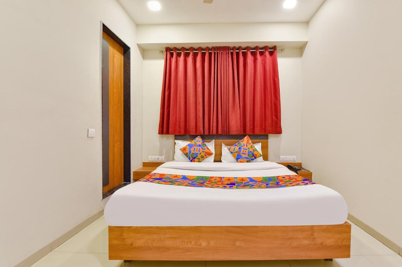 Fabhotel Happinex Сурат Екстер'єр фото