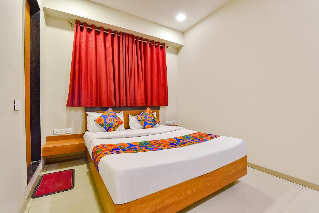 Fabhotel Happinex Сурат Екстер'єр фото